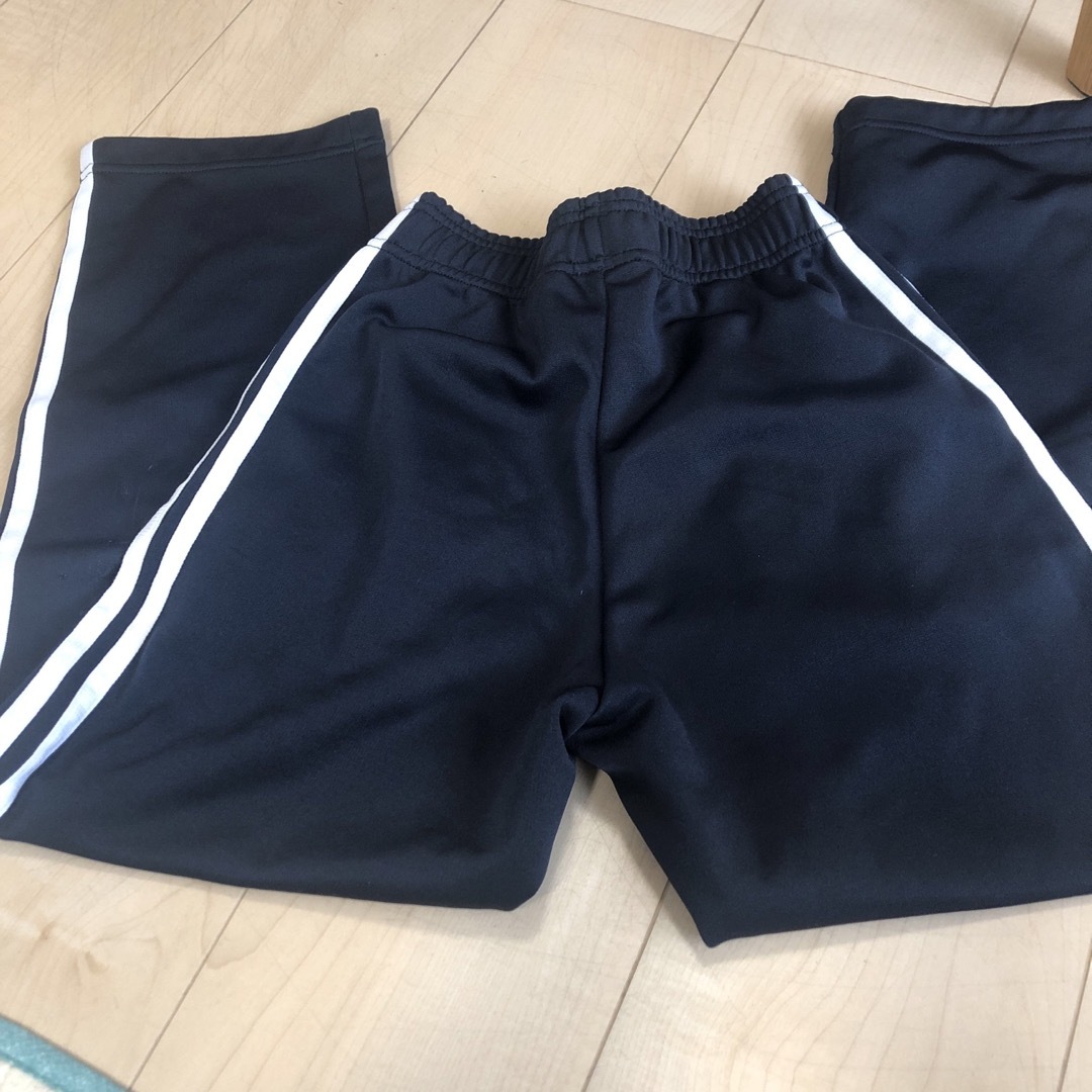 adidas(アディダス)のadidas パンツ130 キッズ/ベビー/マタニティのキッズ服男の子用(90cm~)(パンツ/スパッツ)の商品写真