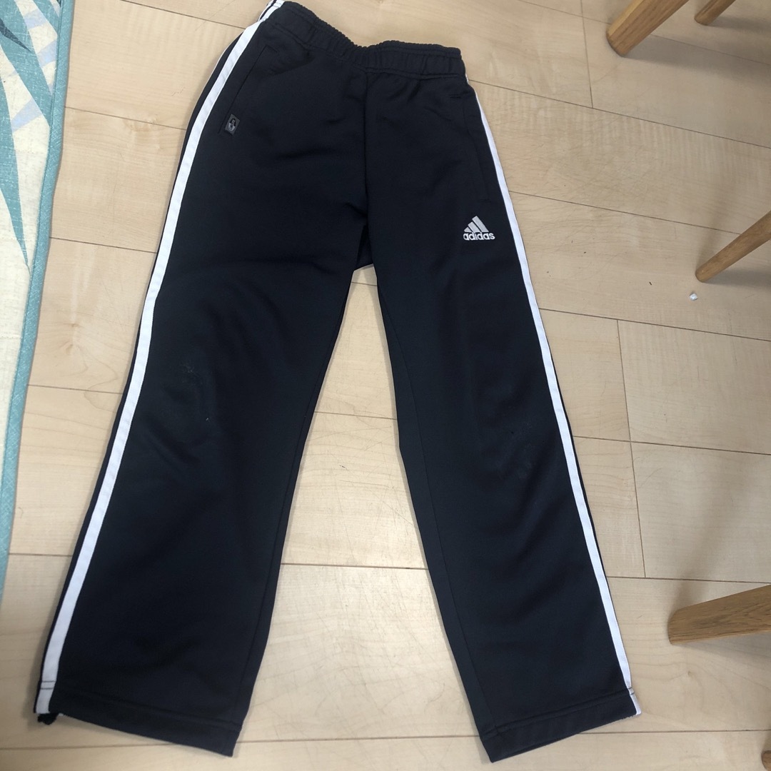 adidas(アディダス)のadidas パンツ130 キッズ/ベビー/マタニティのキッズ服男の子用(90cm~)(パンツ/スパッツ)の商品写真