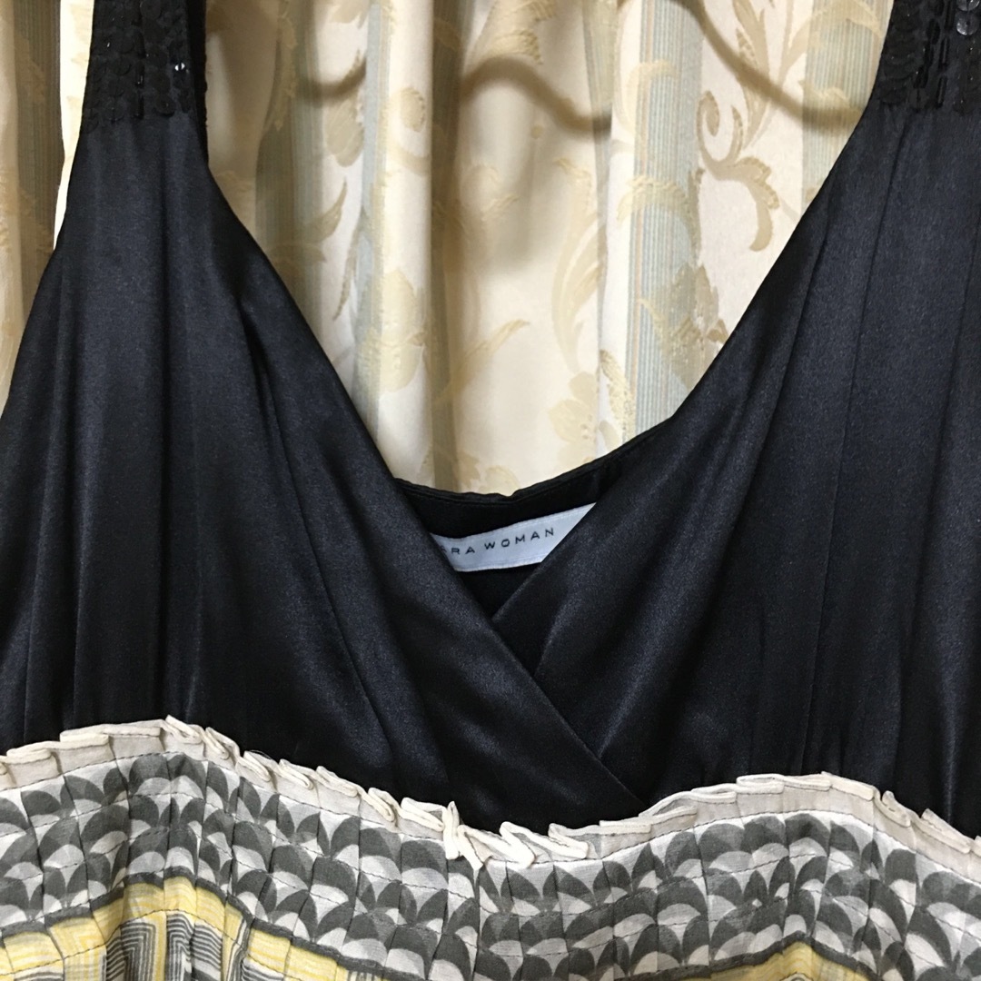 ZARA(ザラ)のザラ　ワンピース　ドレス レディースのワンピース(ひざ丈ワンピース)の商品写真