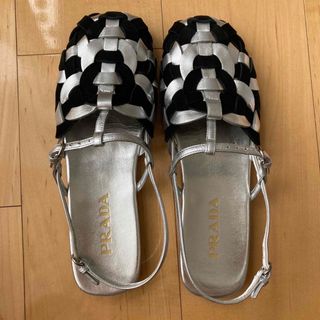 PRADA(サンダル ・ シルバー/銀色系)のフリマアイテム一覧 PRADA(サンダル ・ シルバー/銀色系)のフリマアイテム一覧