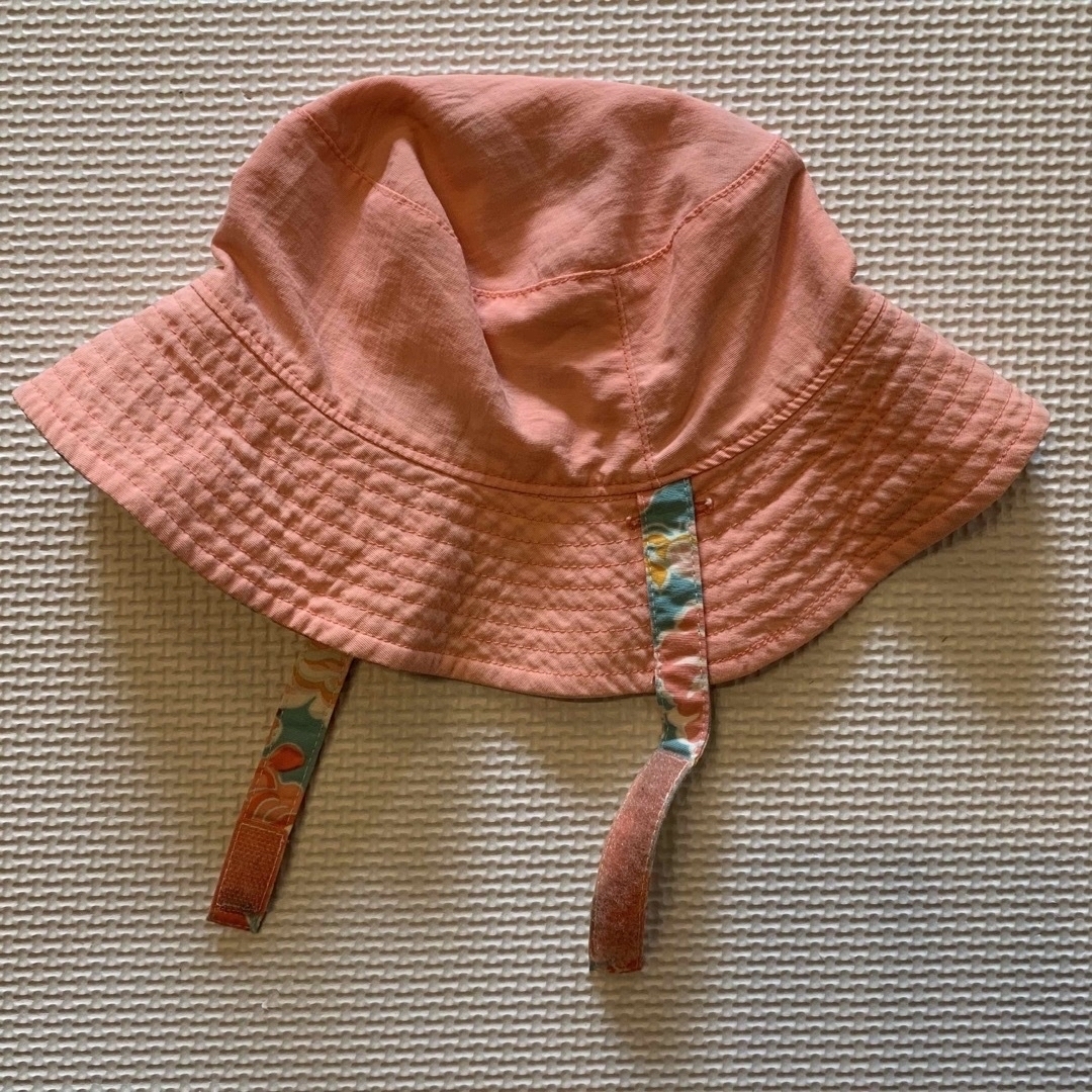 patagonia(パタゴニア)の【さえら様専用】パタゴニア　キッズ・ベビー 帽子　2つセットハット　3-6M キッズ/ベビー/マタニティのこども用ファッション小物(帽子)の商品写真