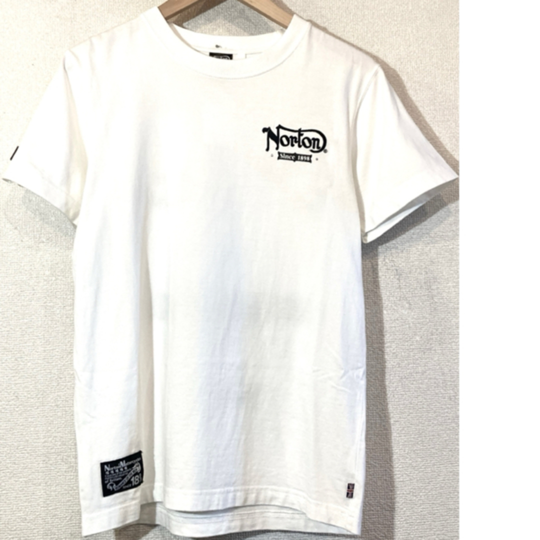 Norton(ノートン)のNORTON★Tシャツ★バックプリント★革パッチ★定価6,000円★ノートン★白 メンズのトップス(Tシャツ/カットソー(半袖/袖なし))の商品写真