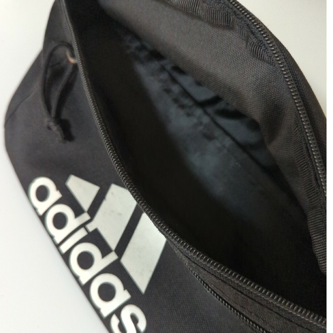adidas(アディダス)の【adidasショルダーバック】 メンズのバッグ(ショルダーバッグ)の商品写真