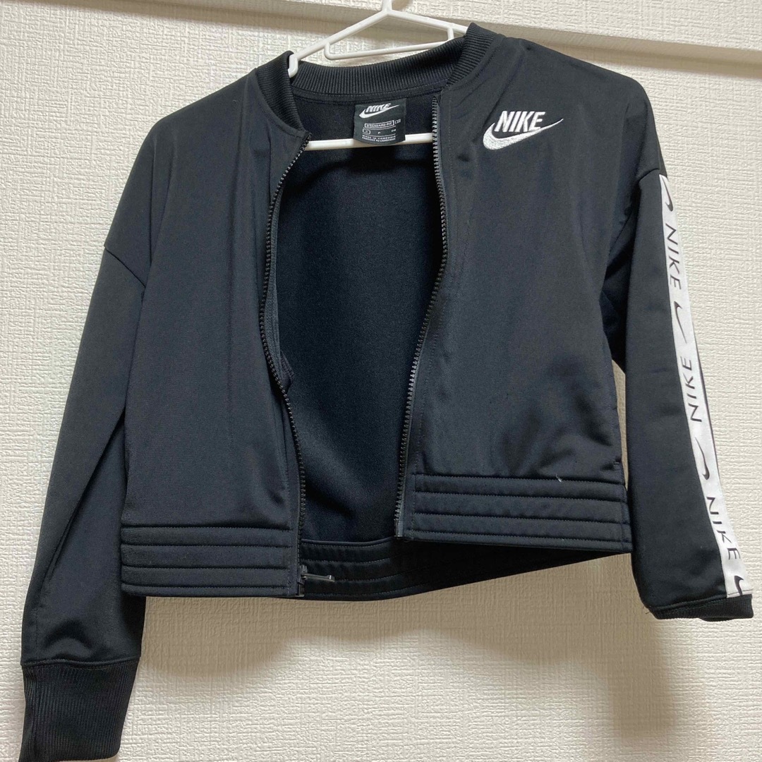 NIKE(ナイキ)のナイキ  キッズ/ベビー/マタニティのキッズ服女の子用(90cm~)(ジャケット/上着)の商品写真