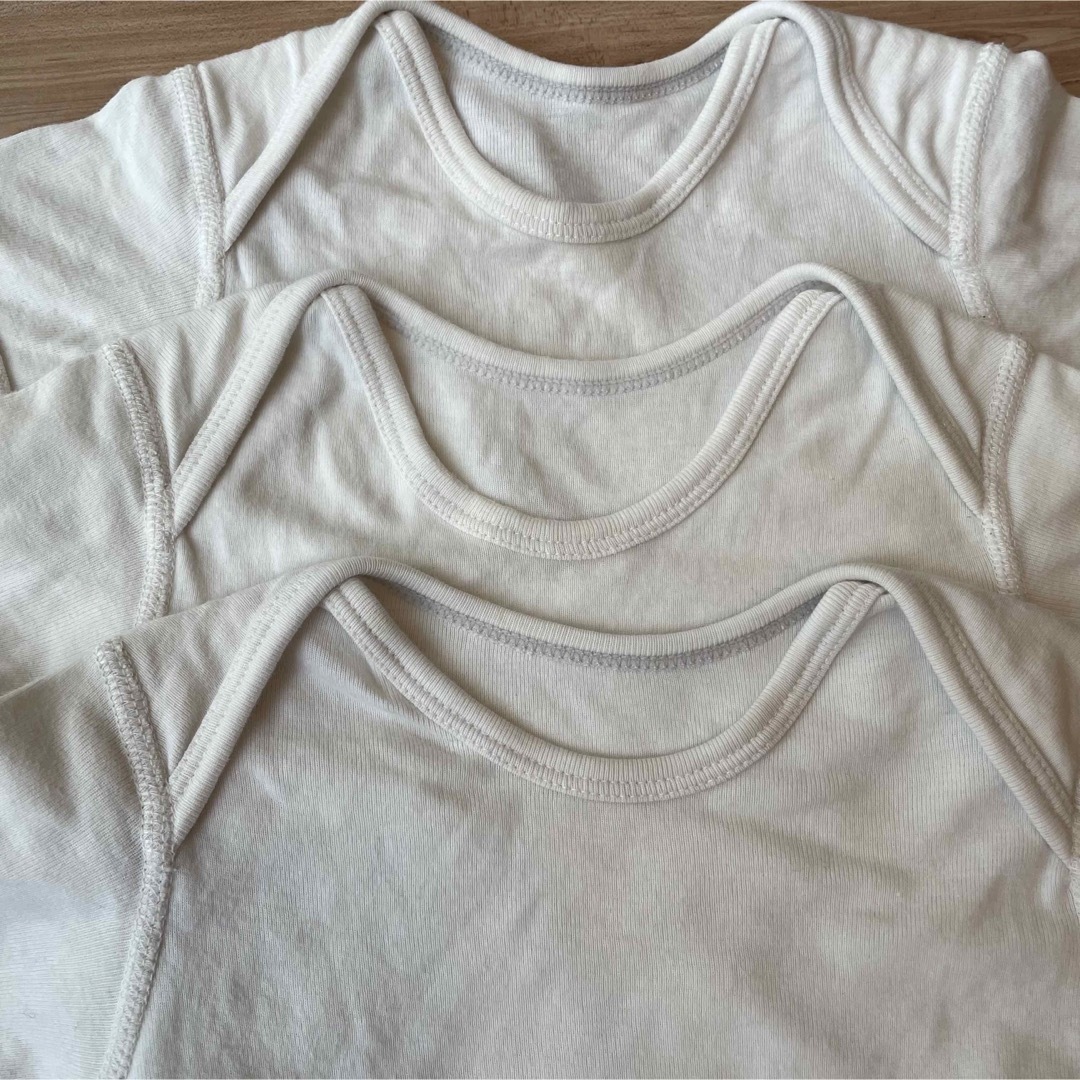 UNIQLO(ユニクロ)のユニクロ 半袖 ロンパース 肌着 キッズ/ベビー/マタニティのベビー服(~85cm)(肌着/下着)の商品写真