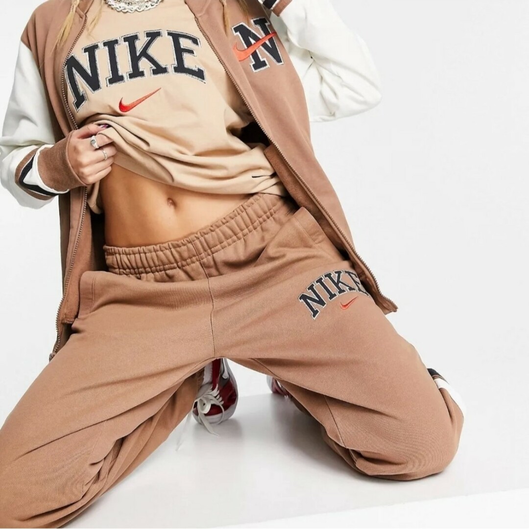 NIKE(ナイキ)の国内未発売　US Mｻｲｽﾞ　NIKE レトロカレッジカフスジョガーパンツ メンズのパンツ(その他)の商品写真