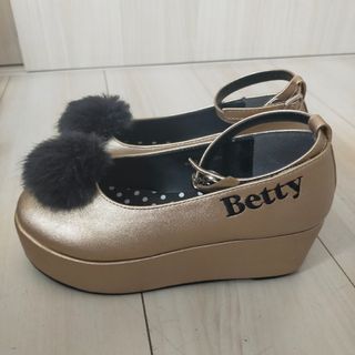 【Betty】厚底パンプス　ゴールド　21cm(スリッポン)