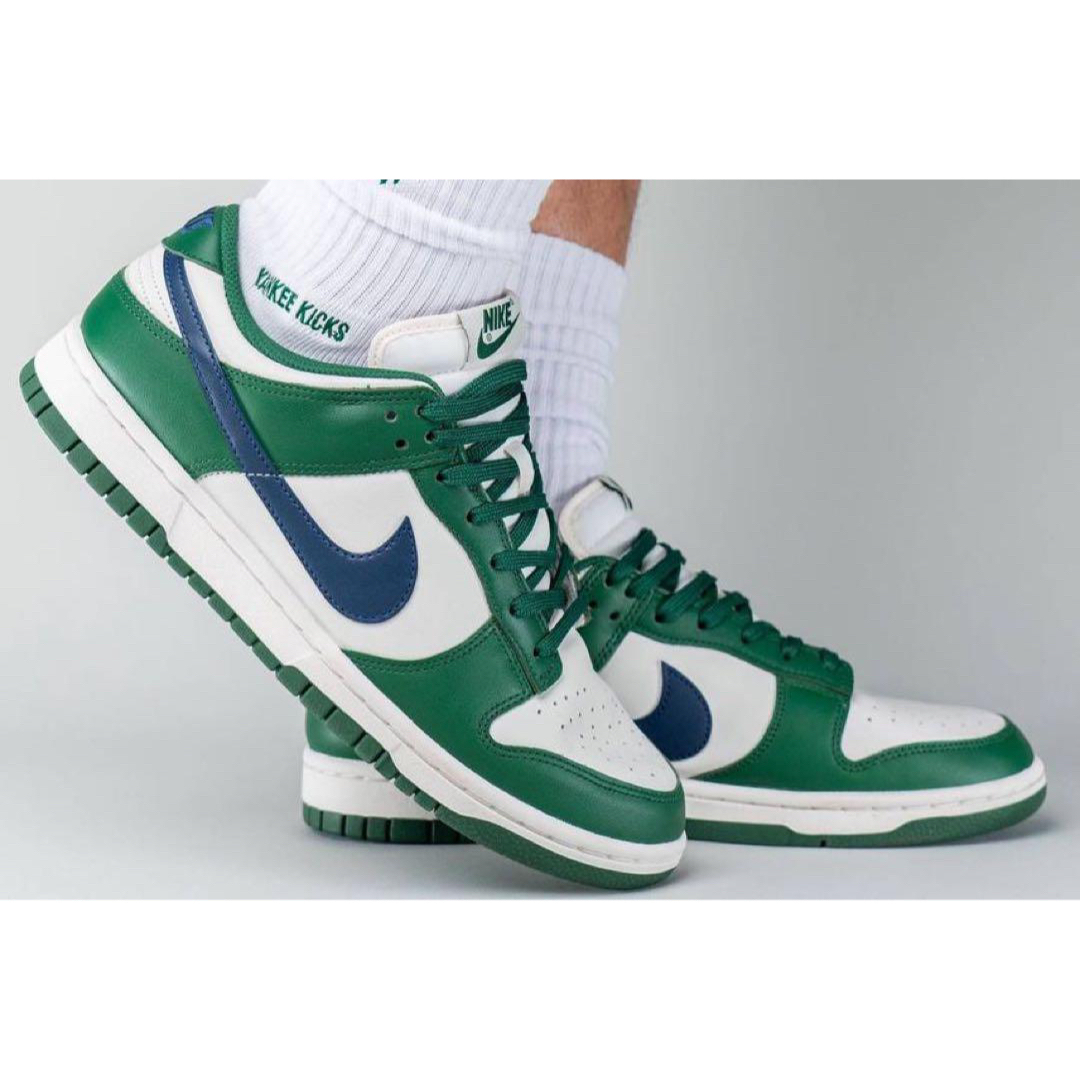 Nike WMNS Dunk Low "Gorge Green" 1