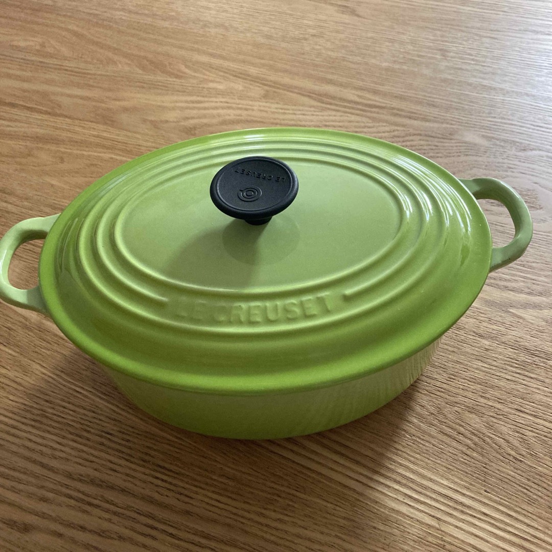 LE CREUSET(ルクルーゼ)のル・クルーゼ　鍋　緑　23cm 楕円【値下げ】 インテリア/住まい/日用品のキッチン/食器(鍋/フライパン)の商品写真