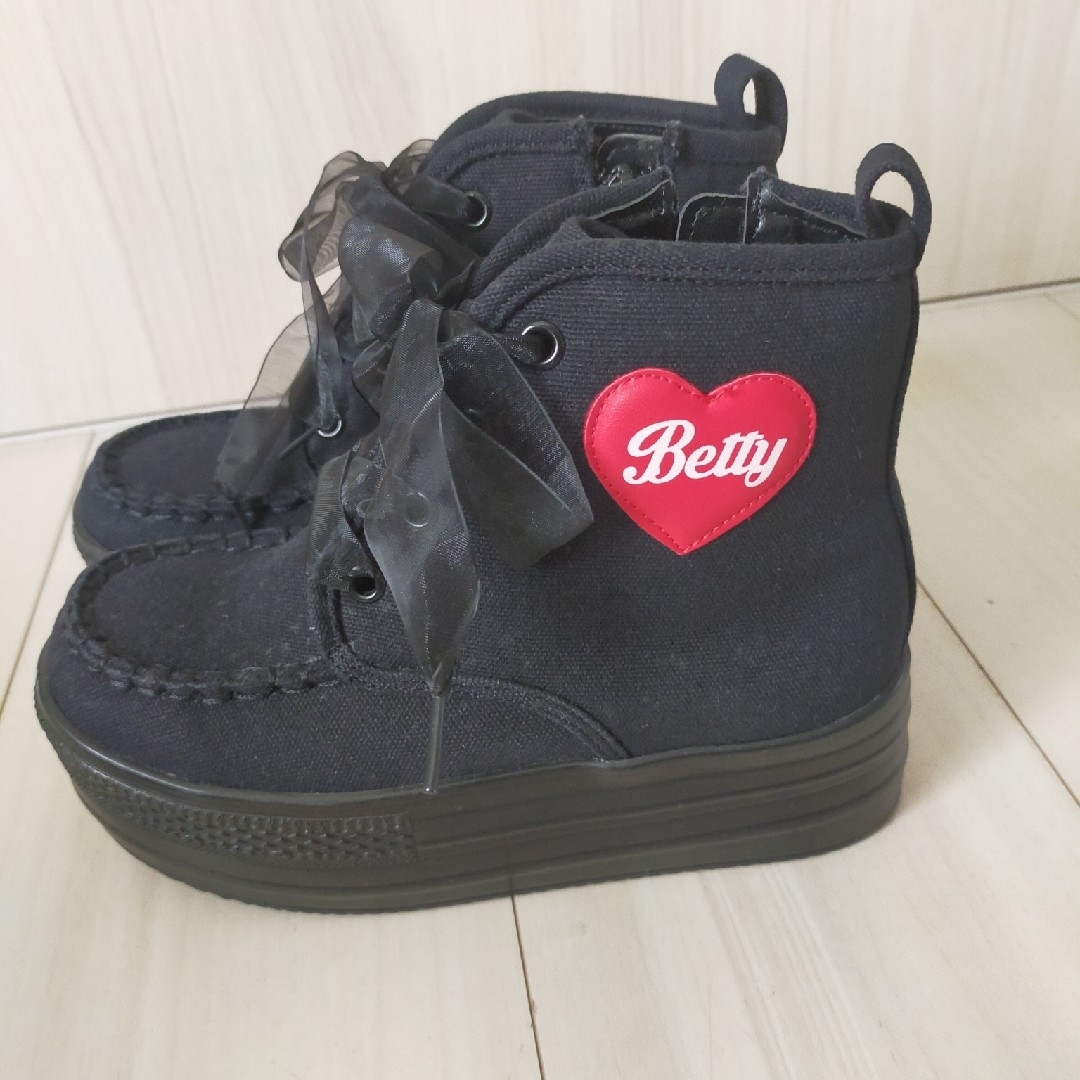 BLOC(ブロック)の💗🍀【Betty  Blok】🍀💝　厚底 ブーツ　21cm キッズ/ベビー/マタニティのキッズ靴/シューズ(15cm~)(ブーツ)の商品写真