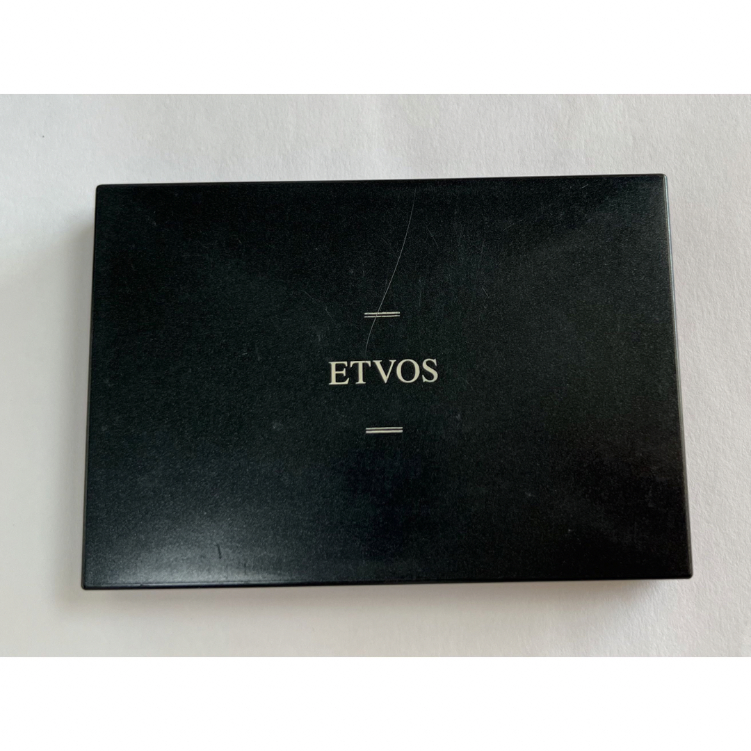 ETVOS(エトヴォス)の【即購入可】ETOVOS プレストタイプミネラルファンデーション ブラックケース コスメ/美容のベースメイク/化粧品(フェイスパウダー)の商品写真