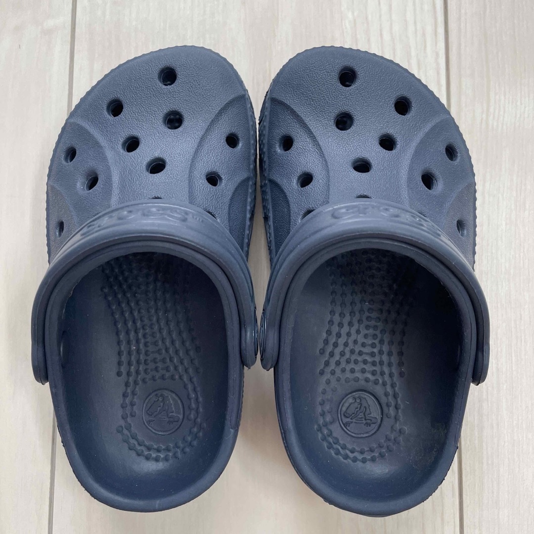 crocs(クロックス)のクロックス　キッズ　ネイビー キッズ/ベビー/マタニティのベビー靴/シューズ(~14cm)(サンダル)の商品写真