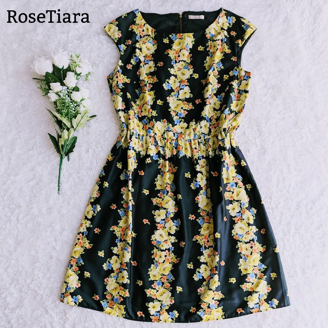 Rose Tiara(ローズティアラ)の美品 ローズティアラ 膝丈ワンピース フレンチスリーブ 花柄 Aライン 紺 LL レディースのワンピース(ロングワンピース/マキシワンピース)の商品写真