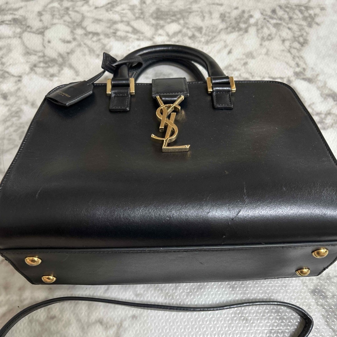 Yves Saint Laurent(イヴサンローラン)のサンローラン　ベイビーカバス　ブラック レディースのバッグ(ハンドバッグ)の商品写真