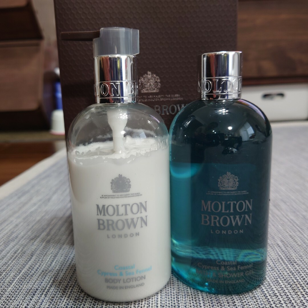 MOLTON BROWN(モルトンブラウン)のモルトンブラウン　シャワージェル、ボディーローションセット コスメ/美容のボディケア(ボディローション/ミルク)の商品写真