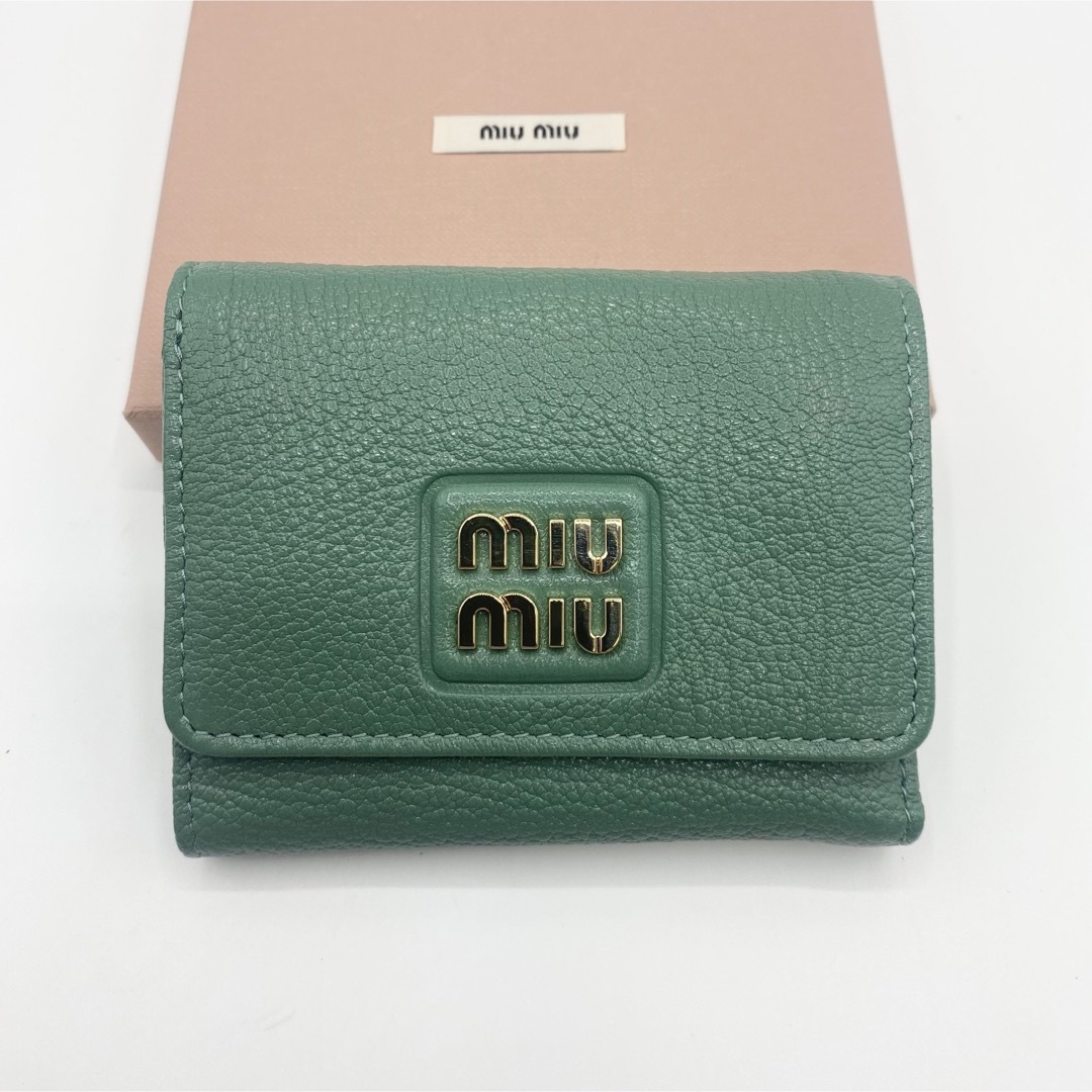 miumiu - 新品未使用!送料込み☆MiuMiu☆マドラスレザー フラップ付