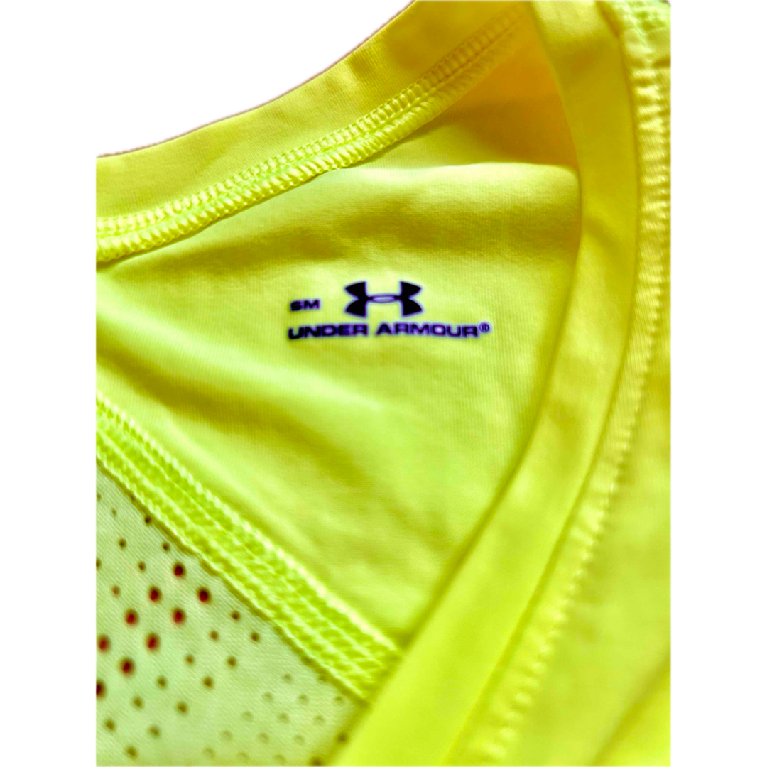 UNDER ARMOUR(アンダーアーマー)の新品未使用　アンダーアーマー　半袖　綺麗目　かっこいい　可愛い レディースのトップス(シャツ/ブラウス(半袖/袖なし))の商品写真