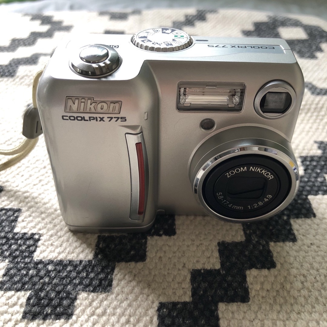 Nikon COOLPIX 775 コンパクトデジタルカメラ