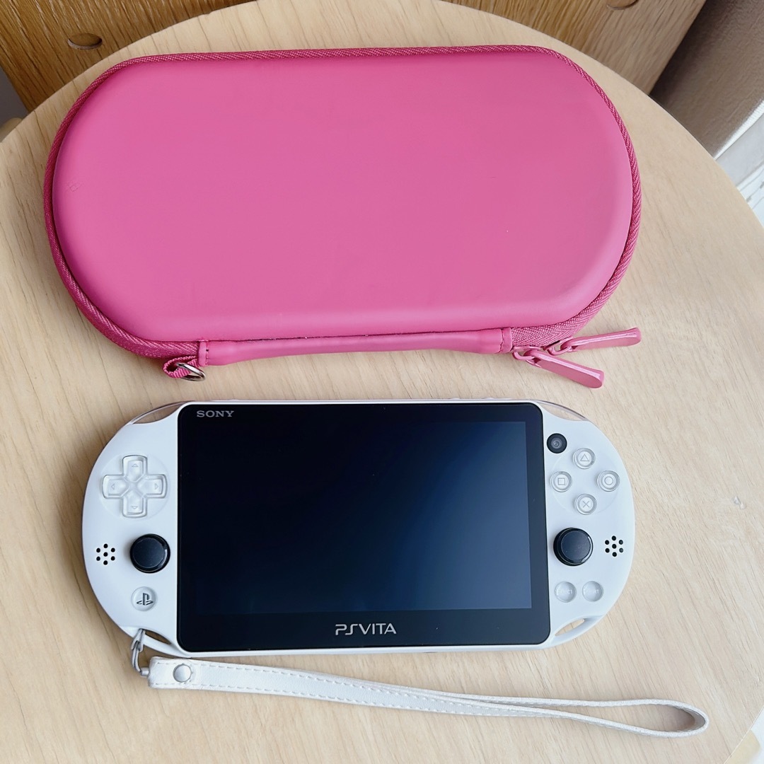 PlayStation Vita ホワイト PCH-2000 / PS Vita