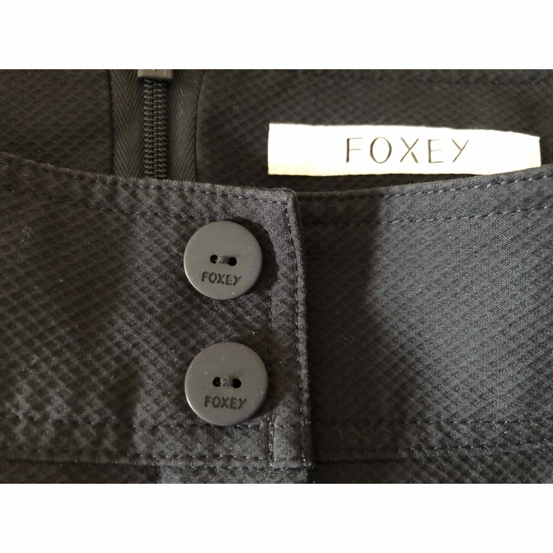 FOXEY(フォクシー)の♡フォクシースカート♡ ネイビー　38サイズ レディースのスカート(ひざ丈スカート)の商品写真