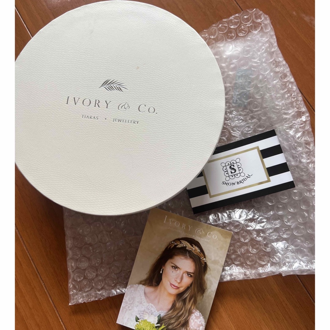 Vera Wang(ヴェラウォン)の【Ivory&Co.】Alexandra アレクサンドラ　アイボリーアンドコー ハンドメイドのウェディング(ヘッドドレス/ドレス)の商品写真