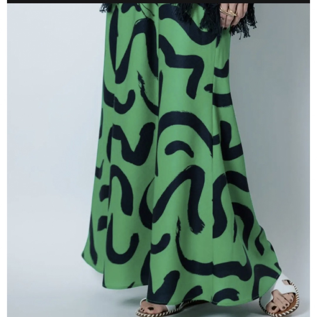 CHIGNONSTAR(シニヨンスター)のCHIGNON ﾍﾟｲﾝﾄ柄ﾏｰﾒｲﾄﾞSK レディースのスカート(ロングスカート)の商品写真