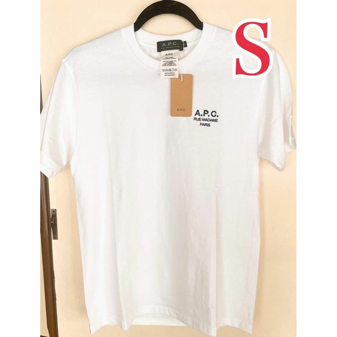 A.P.C(アーペーセー)のA.P.C　アーペーセー　Tシャツ　ワンポイント　ロゴ　Sサイズ レディースのトップス(Tシャツ(半袖/袖なし))の商品写真