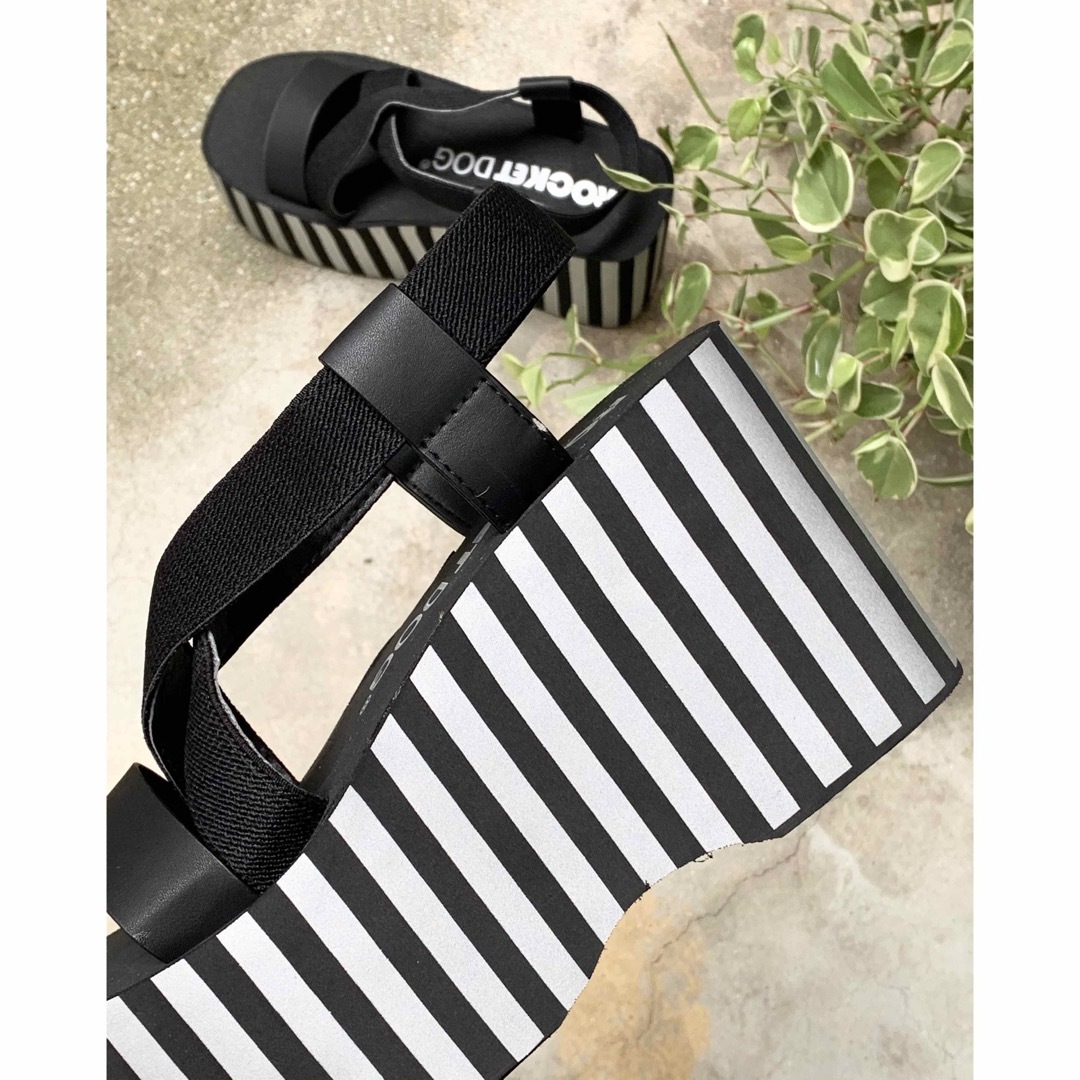 【展示品】ストライプ厚底サンダル（Black \ US 8） レディースの靴/シューズ(サンダル)の商品写真