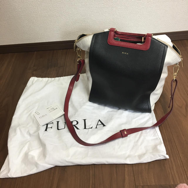 Furla(フルラ)のフルラ ショルダー付き トリコロールバッグ レディースのバッグ(ショルダーバッグ)の商品写真