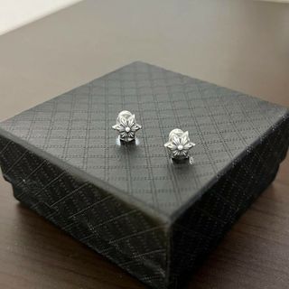 925刻印　シルバーピアス　クロスピアス　ピアス　星形　スター　片耳販売OK♪(ピアス(両耳用))