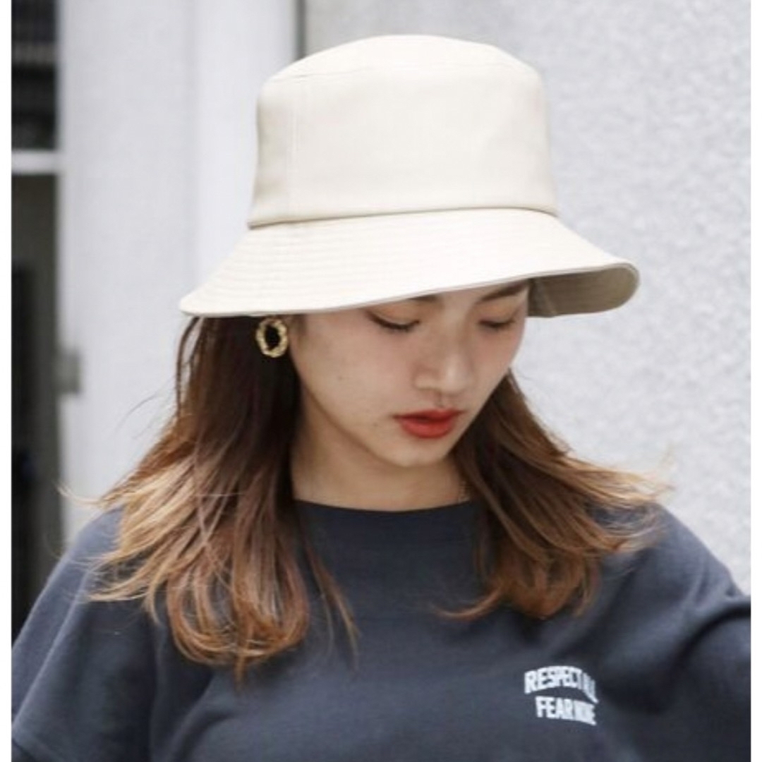 Ungrid(アングリッド)のUngrid  フェイクレザーバケットHAT  バケットハット レディースの帽子(ハット)の商品写真