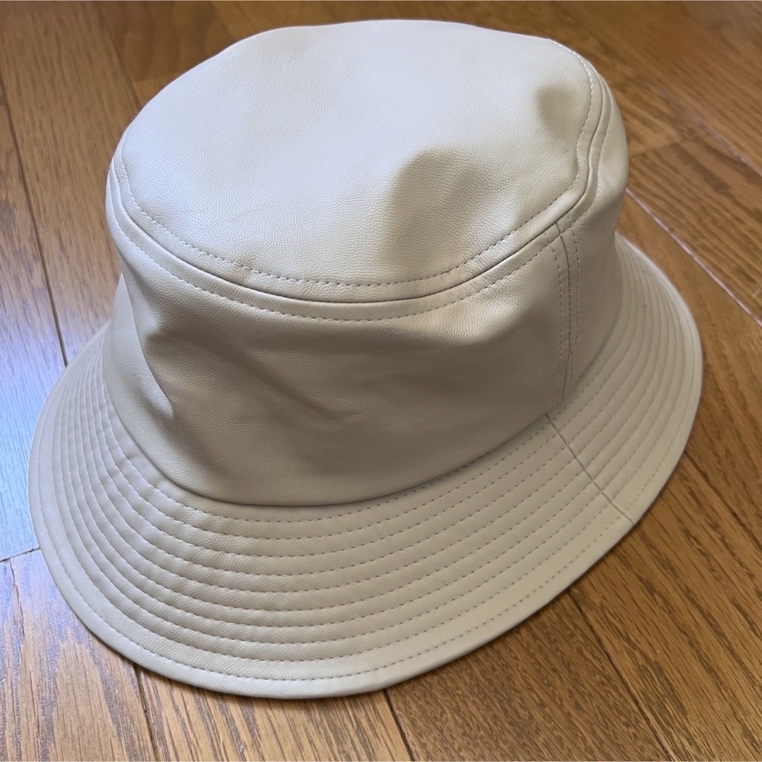 Ungrid(アングリッド)のUngrid  フェイクレザーバケットHAT  バケットハット レディースの帽子(ハット)の商品写真