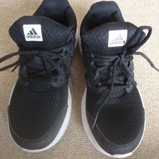 アディダス(adidas)のadidasスニーカー(スニーカー)