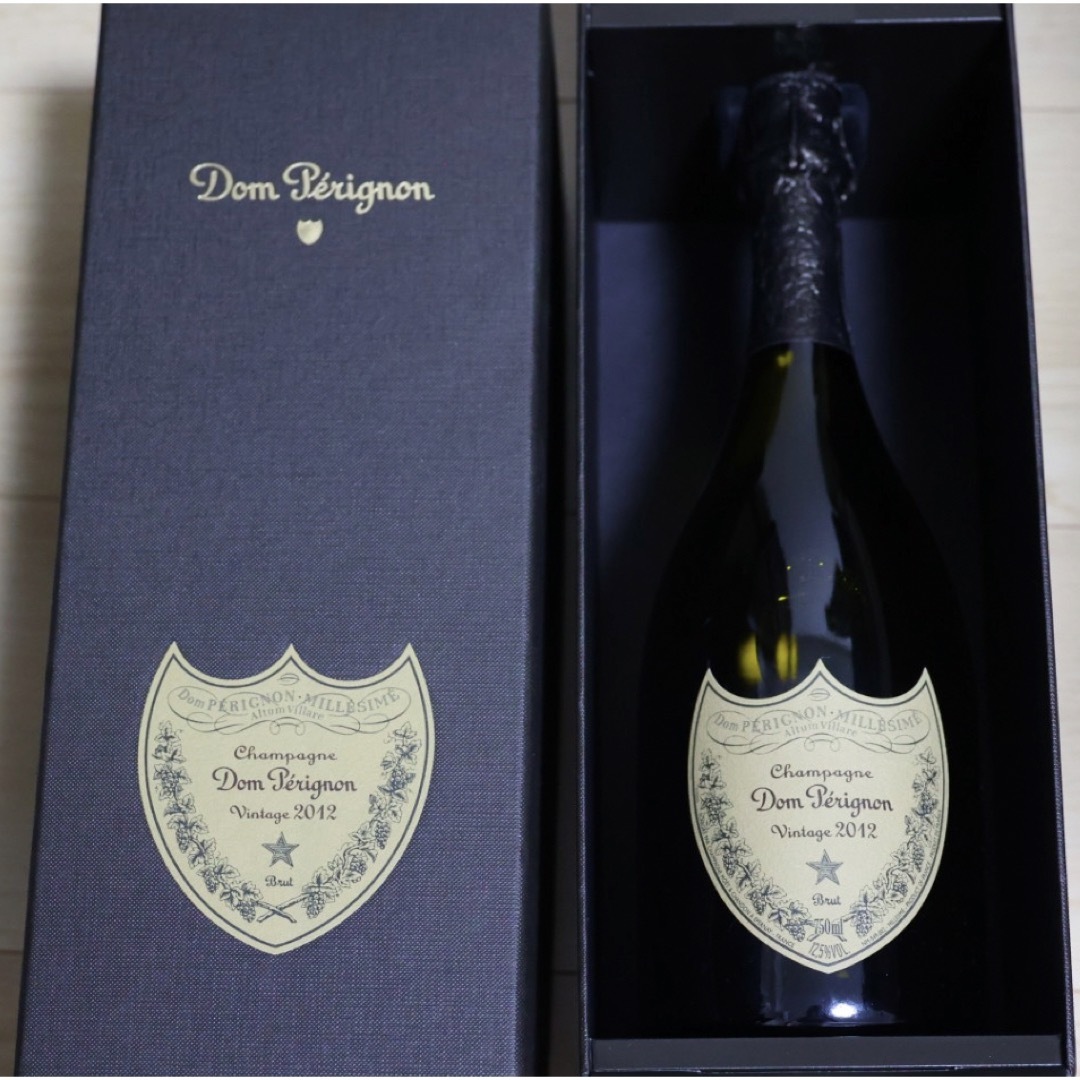 Dom Pérignon(ドンペリニヨン)のドンペリニヨン2012　新品　説明書付き　ドンペリ 食品/飲料/酒の酒(シャンパン/スパークリングワイン)の商品写真
