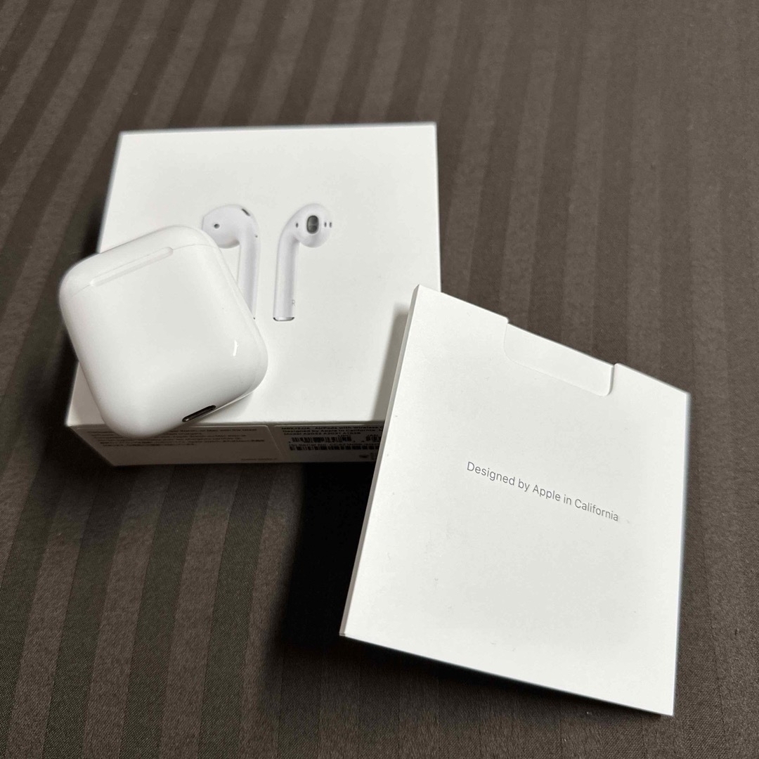 Apple(アップル)のご成約済　AirPods 第2世代 左耳 スマホ/家電/カメラのオーディオ機器(ヘッドフォン/イヤフォン)の商品写真