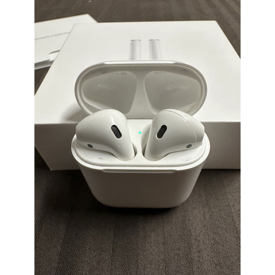 Apple(アップル)のご成約済　AirPods 第2世代 左耳 スマホ/家電/カメラのオーディオ機器(ヘッドフォン/イヤフォン)の商品写真
