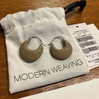 トゥモローランド(TOMORROWLAND)のMODERN WEAVING PETITE CRESCENT フープピアス(ピアス)