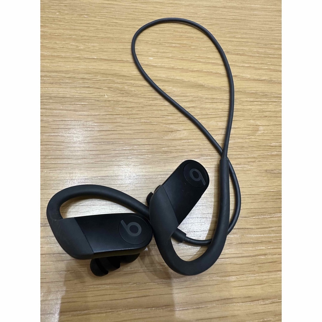 Beats(ビーツ)のPOWERBEATS スマホ/家電/カメラのオーディオ機器(ヘッドフォン/イヤフォン)の商品写真