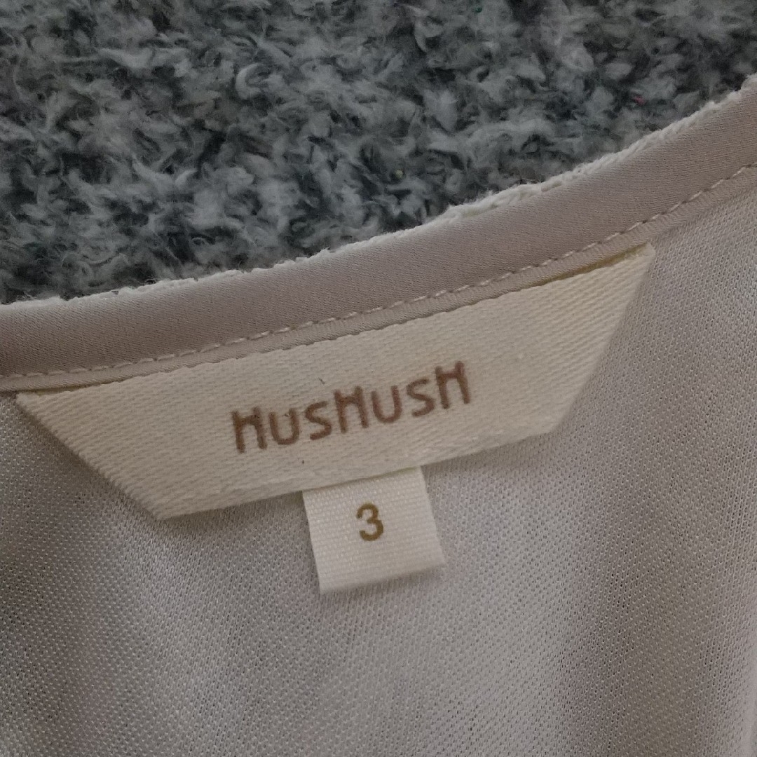 HusHush(ハッシュアッシュ)の42 ハッシュアッシュ 白×ベージュ 膝丈 ワンピース レース シンプル 可愛い レディースのワンピース(ひざ丈ワンピース)の商品写真