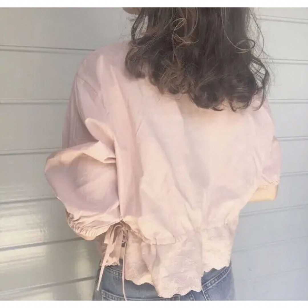 LOWRYS FARM(ローリーズファーム)のside ribbon shirts サイドリボン シャツ ブラウス レディースのトップス(シャツ/ブラウス(半袖/袖なし))の商品写真