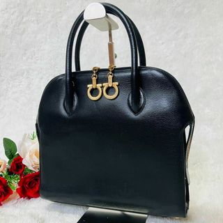 サルヴァトーレフェラガモ(Salvatore Ferragamo)の【美品】サルヴァトーレフェラガモ　ハンドバッグ　金ガンチーニ　ブラック　トート(ハンドバッグ)