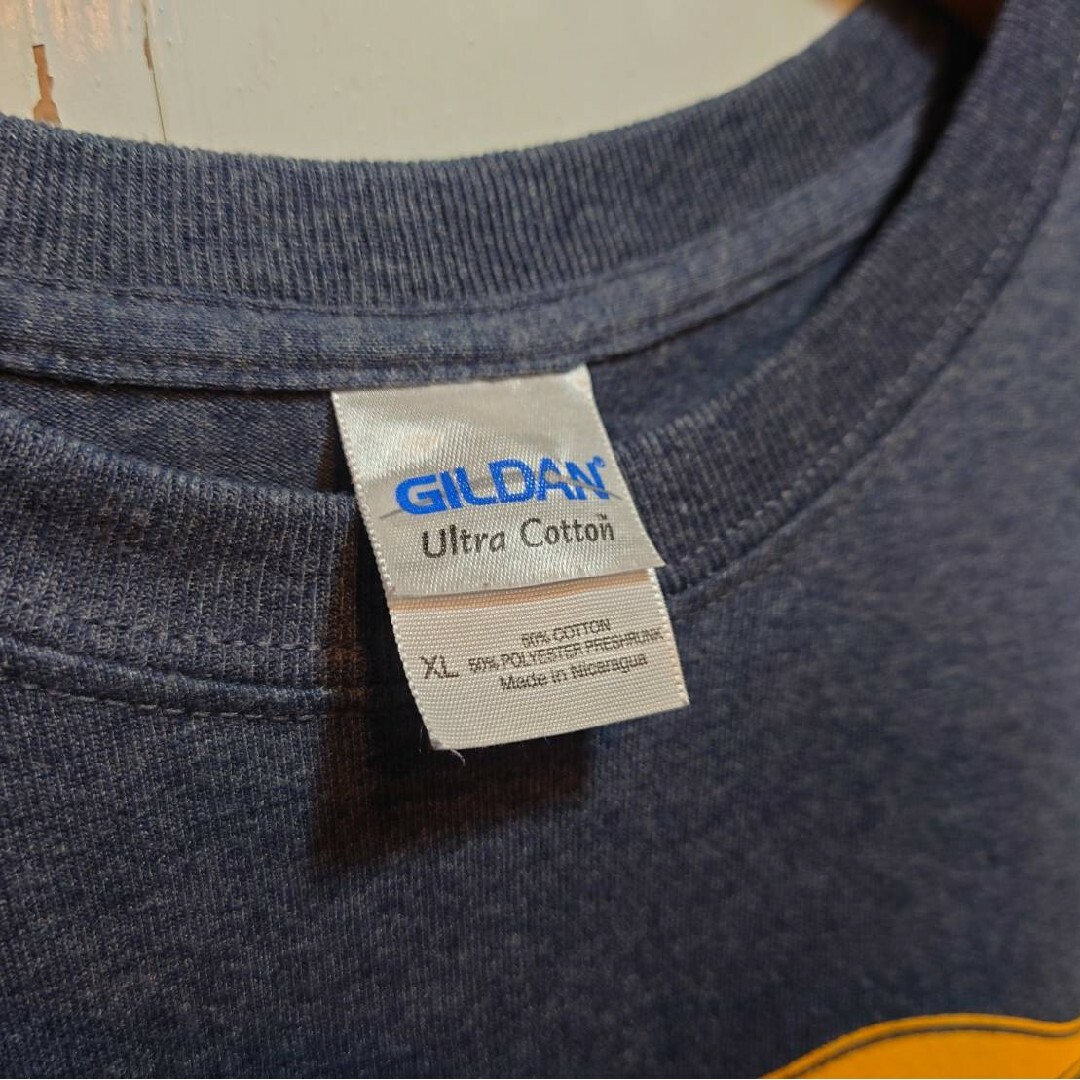 GILDAN(ギルタン)の☆US古着GILDANカレッジプリント/チェッカーフラッグ/XL メンズのトップス(Tシャツ/カットソー(半袖/袖なし))の商品写真