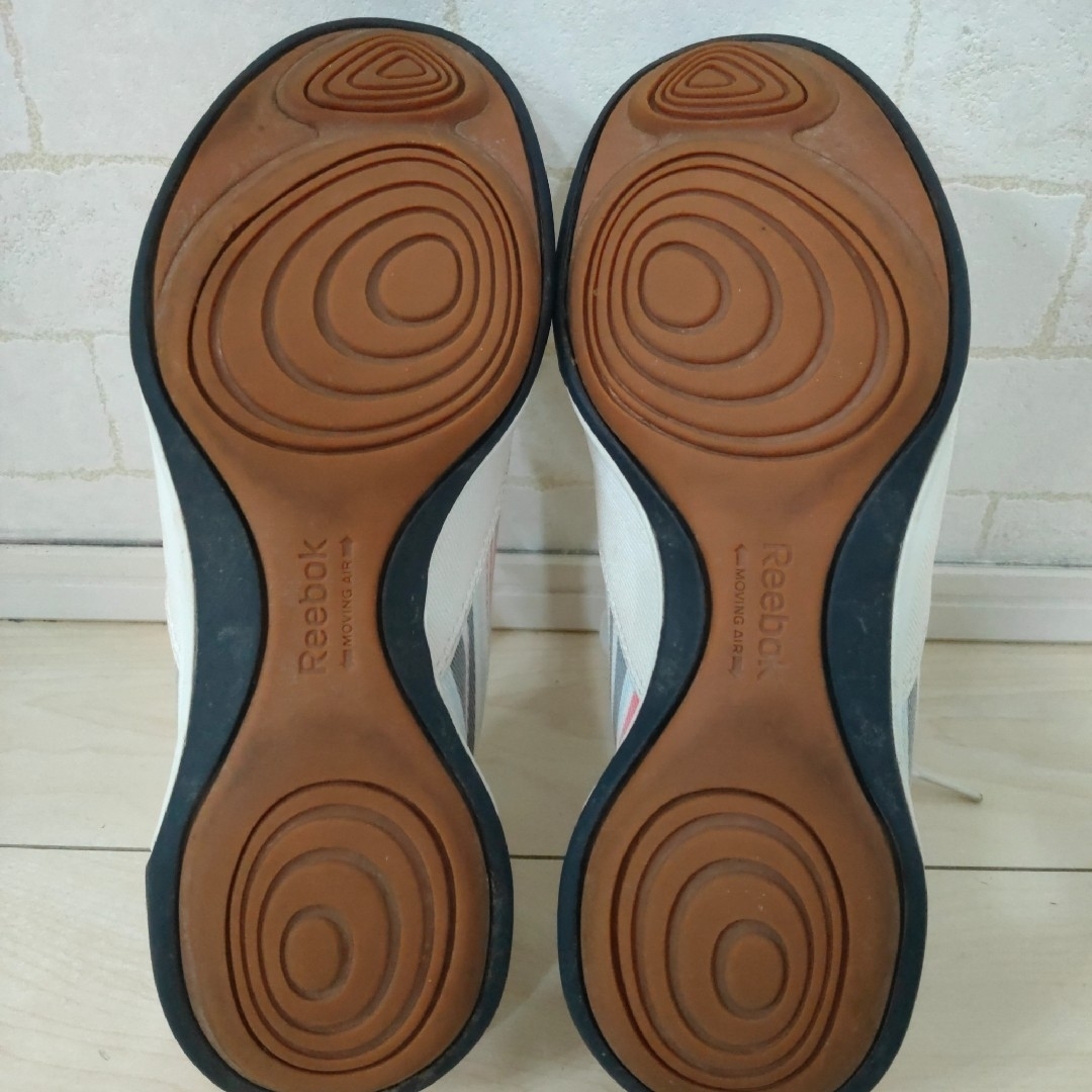 Reebok(リーボック)の【Reebok リーボック】イージートーン　トーニングシューズ　23.5cm レディースの靴/シューズ(スニーカー)の商品写真