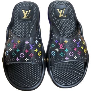 ルイヴィトン(LOUIS VUITTON)のLOUISVUITTON ルイヴィトン サンダル 35(22~22·5)(サンダル)