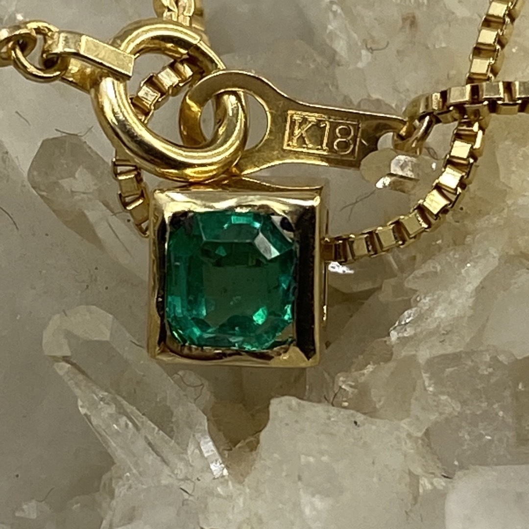 k18YG AU750 18金　天然エメラルド　0.30ct　ネックレス