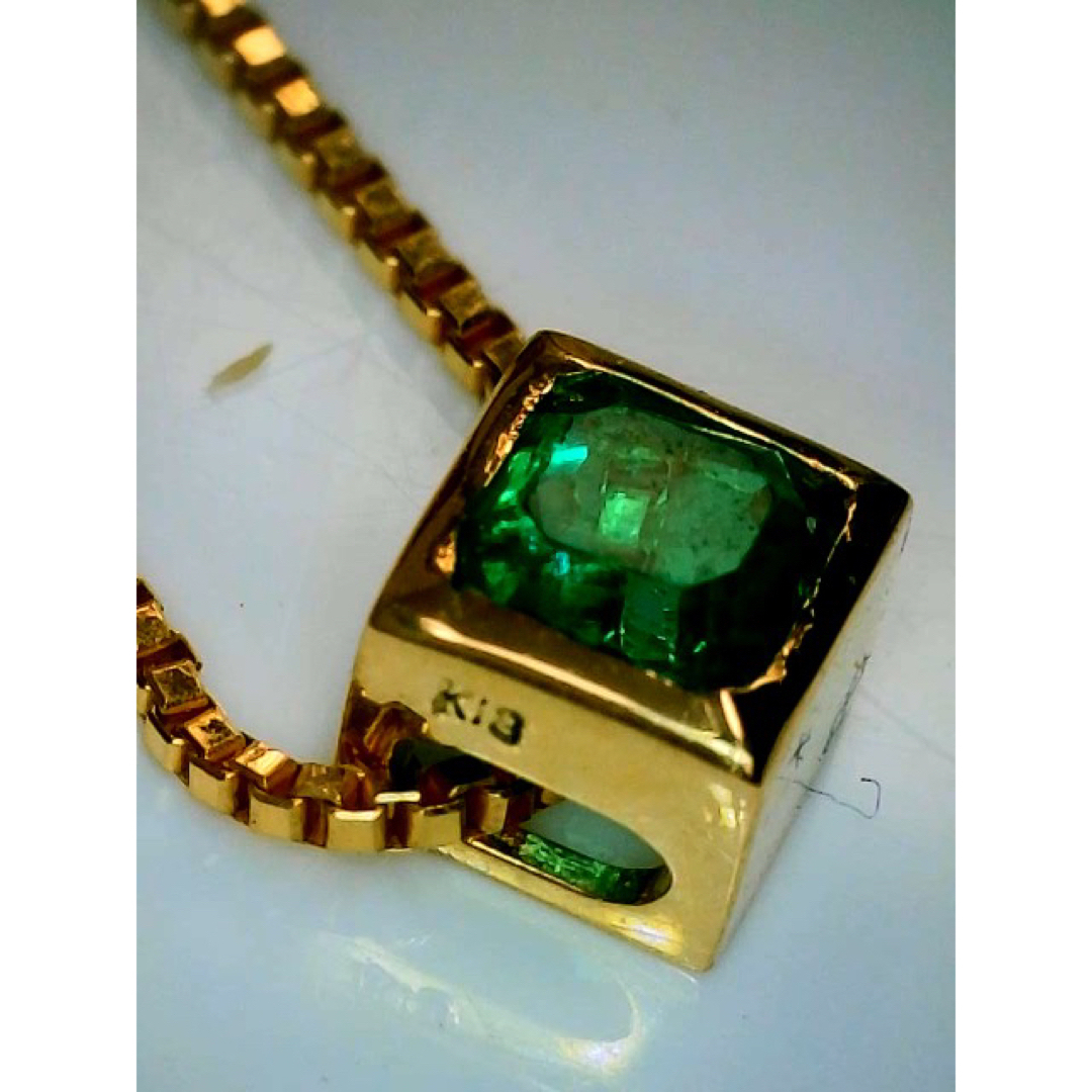 k18YG AU750 18金 天然エメラルド 0.30ct ネックレス - ネックレス