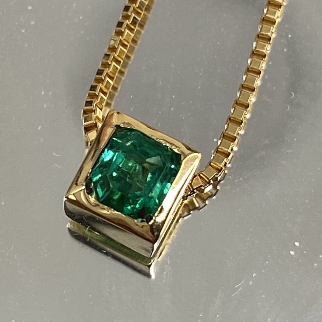 k18YG AU750 18金　天然エメラルド　0.30ct　ネックレス