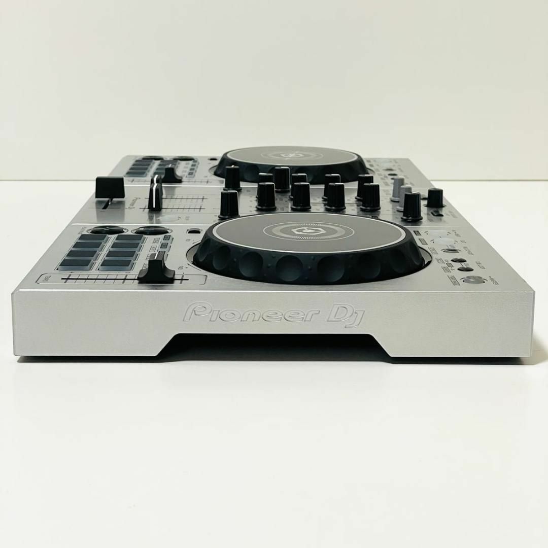 Pioneer(パイオニア)の希少 限定カラー Pioneer DDJ-400 シルバー DJコントローラー 楽器のDJ機器(DJコントローラー)の商品写真