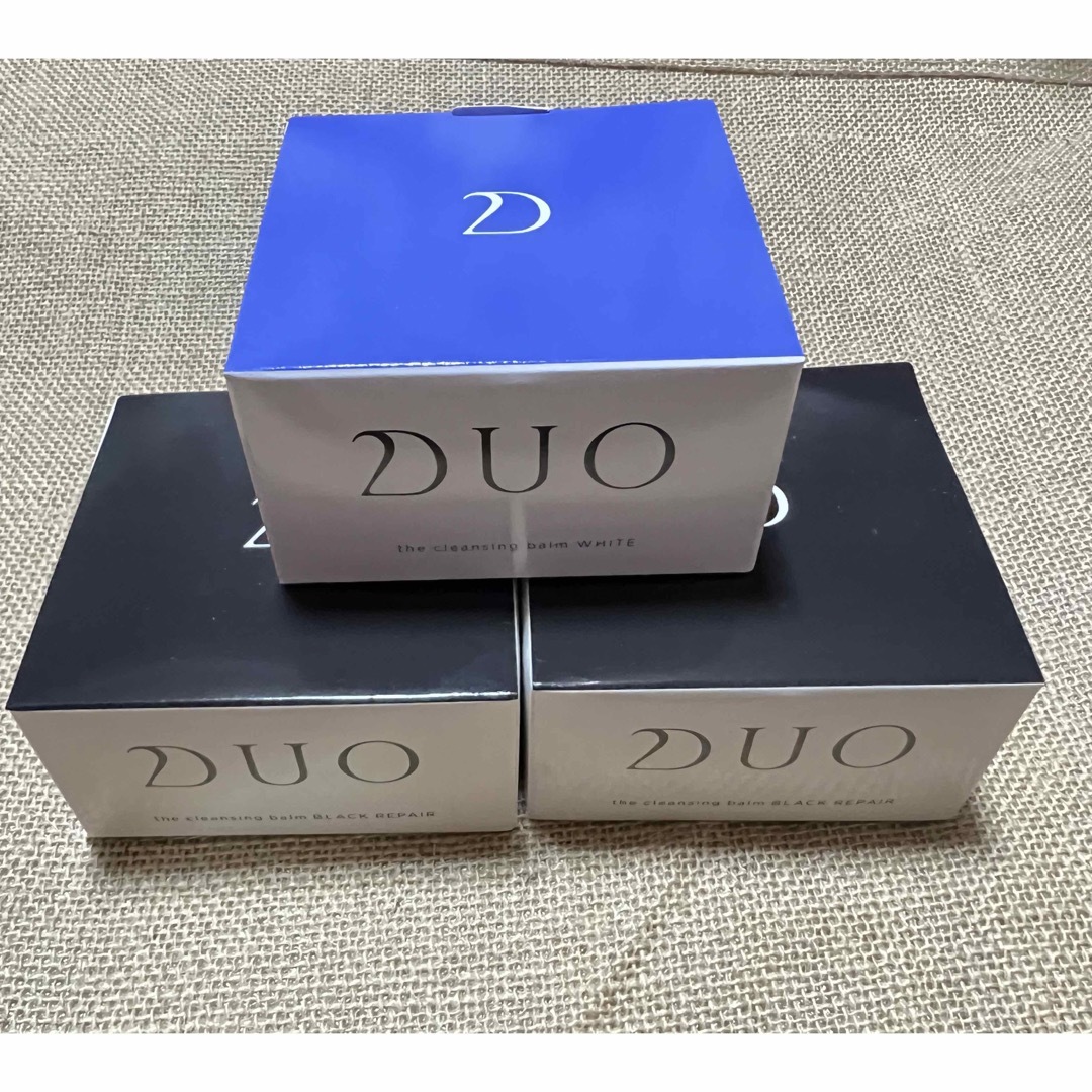 DUO(デュオ)のDUOザクレンジングバーム ブラック ホワイト 3個セット コスメ/美容のスキンケア/基礎化粧品(クレンジング/メイク落とし)の商品写真