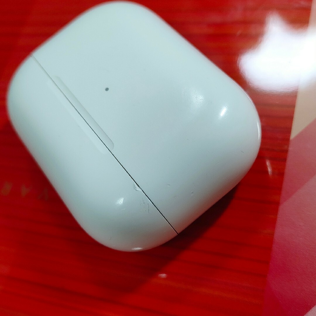 新品未使用 AirPods Pro MWP22J/A 充電ケース(充電器)のみ - イヤフォン